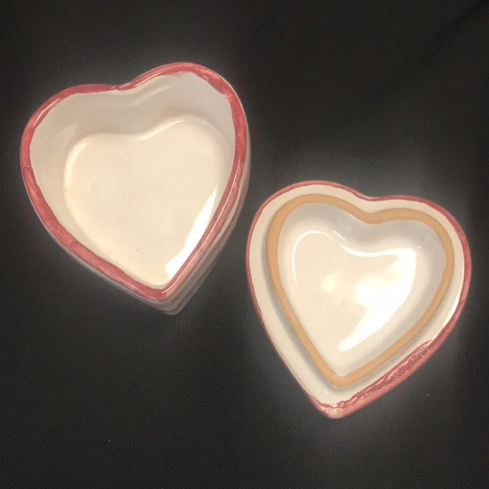 N/A vintage…italian pottery…trinket